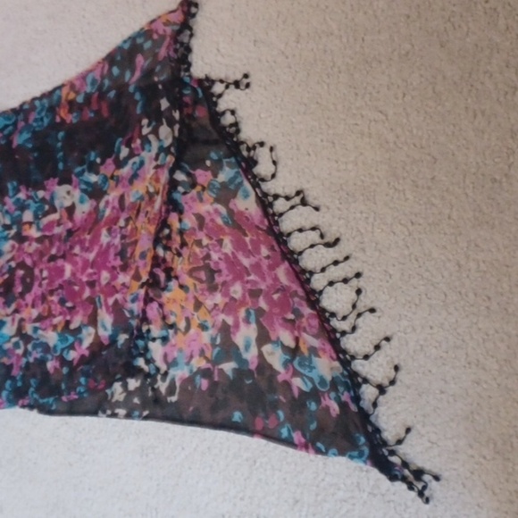 Sheer Scarf With Tassle Details - Picture 6 of 11